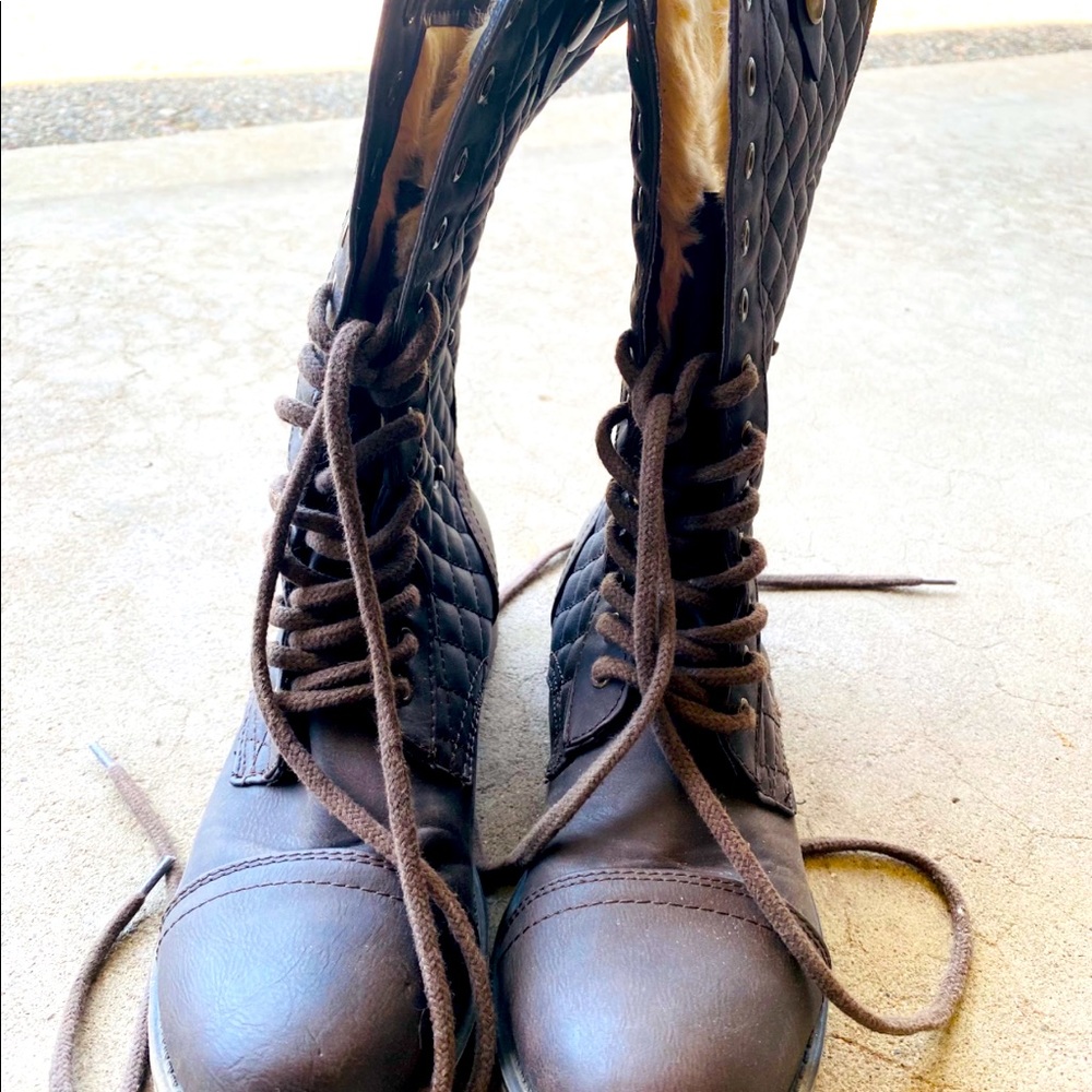 Brown Boots SZ 7M back zip lace front quilted upper